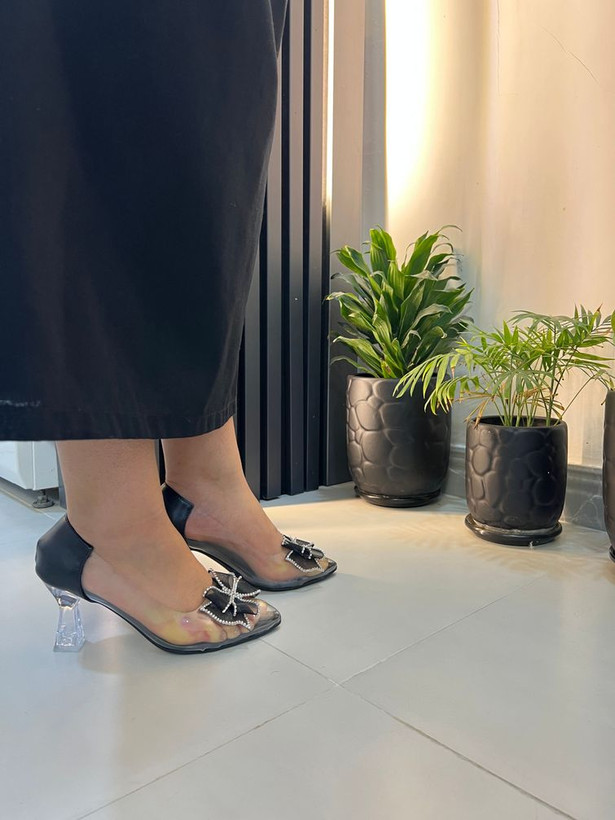 صندل طلقی مجلسی زنانه سیندرلا با پاشنه شیشهای نشکن