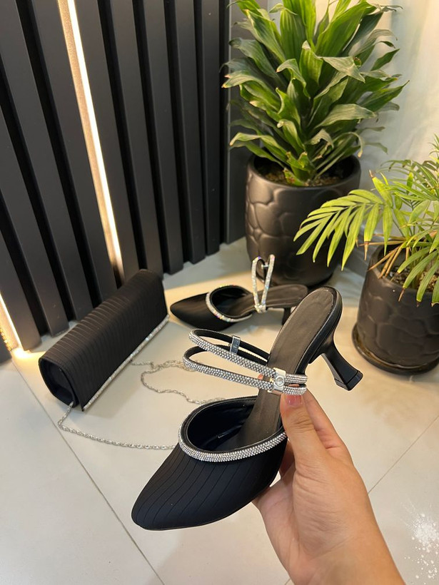 صندل جلو بسته زنانه دو حالته ساتن خطی