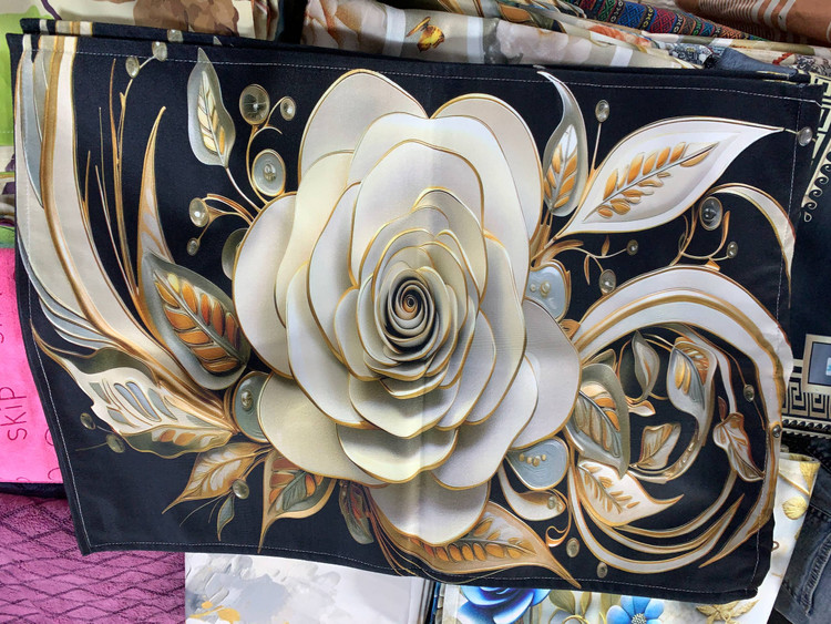 روبالشی دو رو مخمل طرحدار