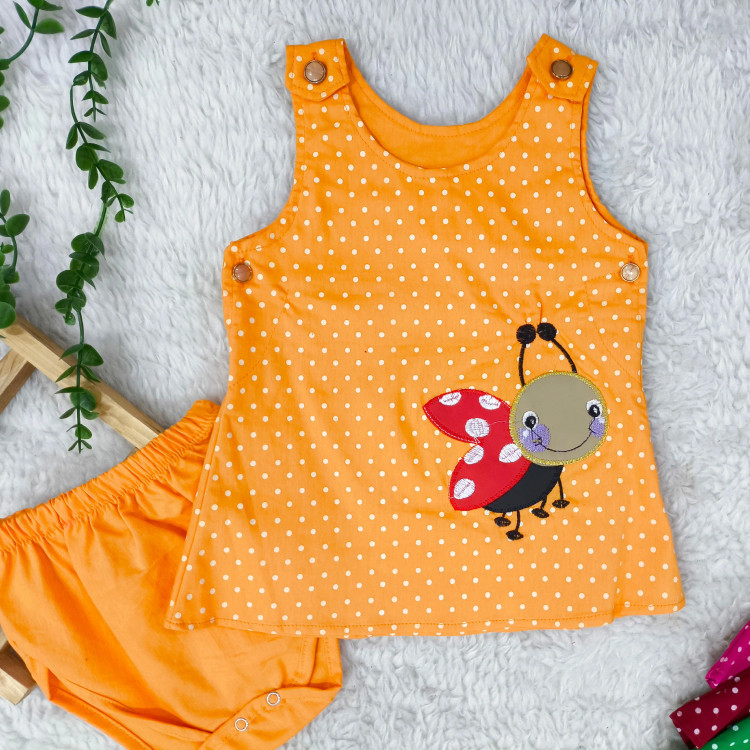 سارافون و شورت نوزادی طرح کفشدوزک خال خالی - جنس کتان نخ خنک و لطیف