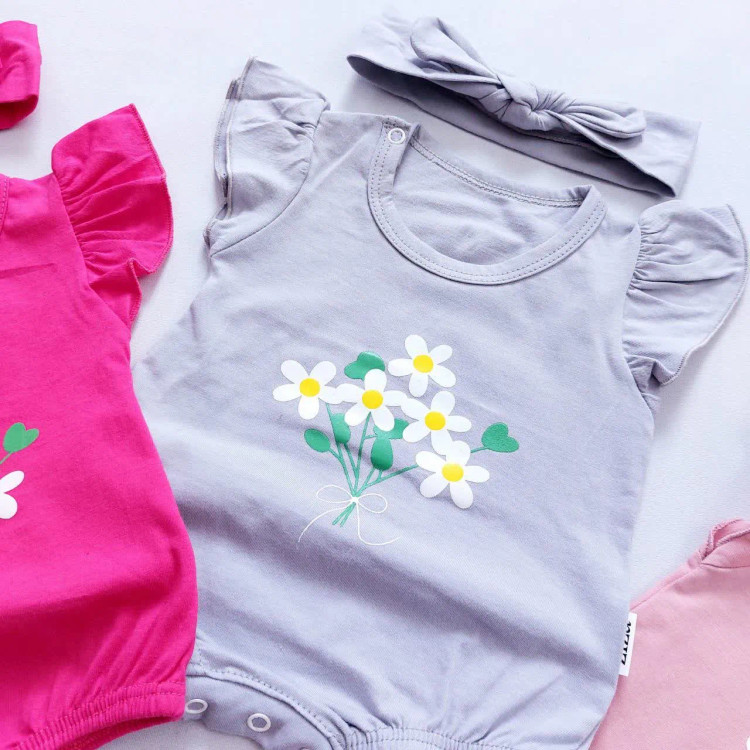 رامپر نوزادی دخترانه طرح گل با هدبند، لباس بهاره پنبه ای سایز 0 تا 8 ماه