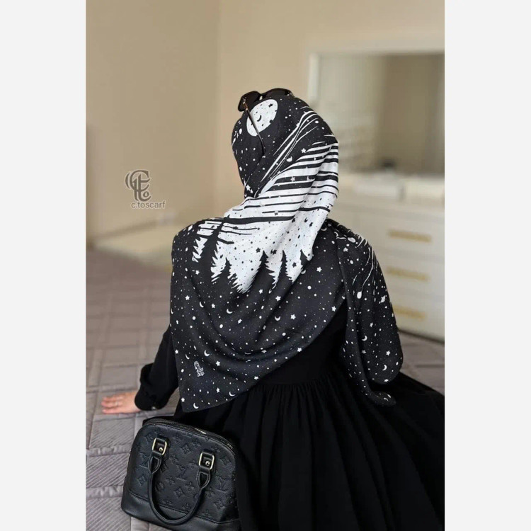 روسری زنانه طرح ماه و ستاره مشکی کد 123