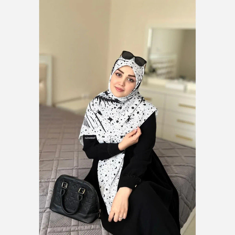 روسری زنانه طرح ماه و ستاره مشکی کد 123