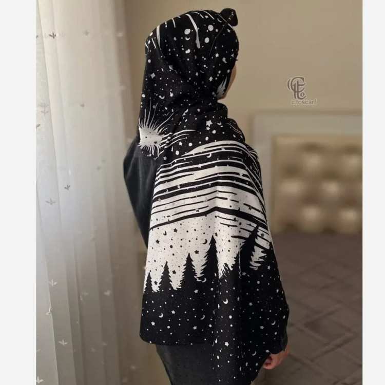 شال و روسری زنانه طرح خاص مشکی با طرح درخت و ستاره | جنس کستوم | قواره بزرگ
