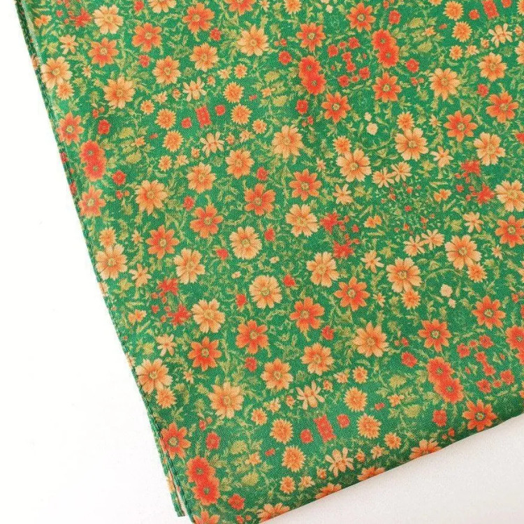 روسری زنانه طرح گل ریز زمینه سبز قواره 140