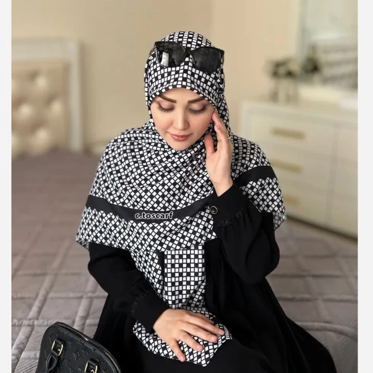 روسری زنانه طرح لوزی سفید مشکی کد 1408