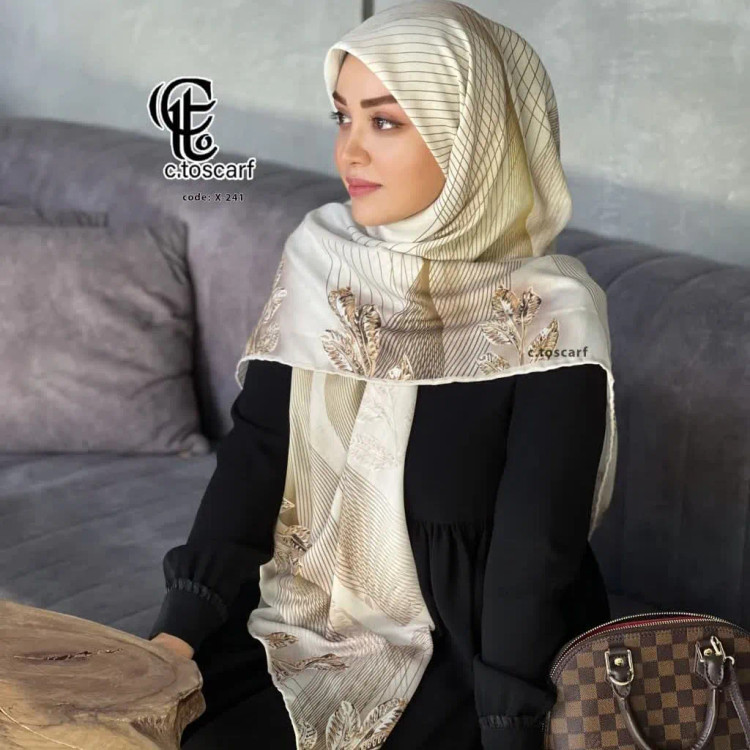 روسری طرح طلا نخی قواره بزرگ 140 سانتیمتر دور چرخ دوز بدون سُرخوردگی