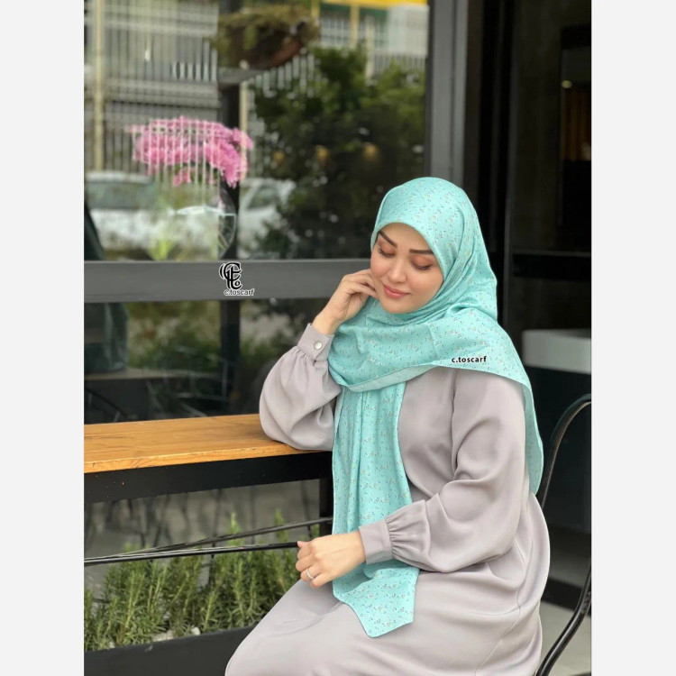 روسری نخی طرح رعنا سایز 140 چرخ دوز زنانه شیک