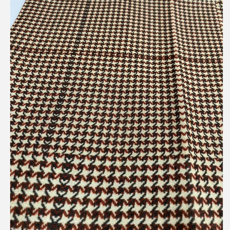 روسری مجلسی طرح حسنا نخ کاستوم قواره 110 دور چرخ دوز شیک و لیز نیست