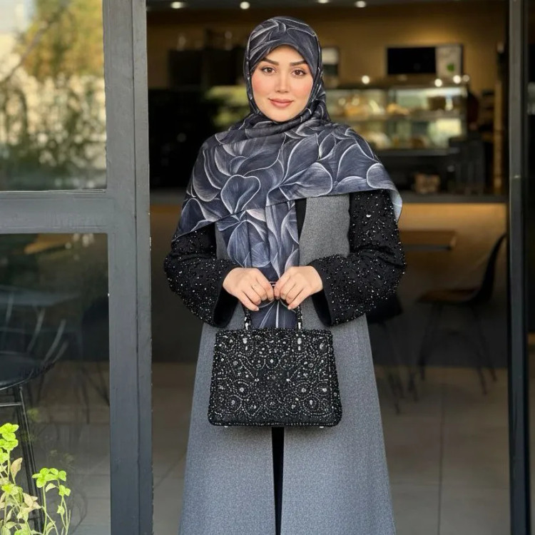 روسری طرح برگ سبز زنانه سایز 140 نخی کاستوم سی تو چرخ دوز