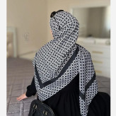 روسری زنانه طرح لوزی سفید مشکی کد 1408