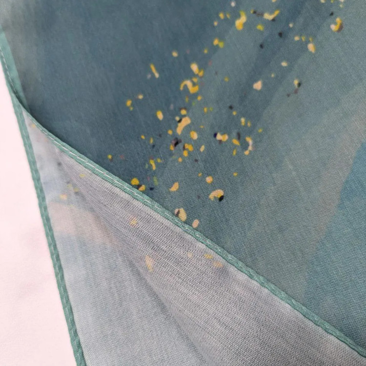 روسری نخی کاستوم طرح رزین قواره بزرگ 140سانت شیک و مجلسی