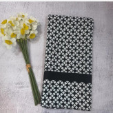 روسری زنانه طرح لوزی سفید مشکی کد 1408