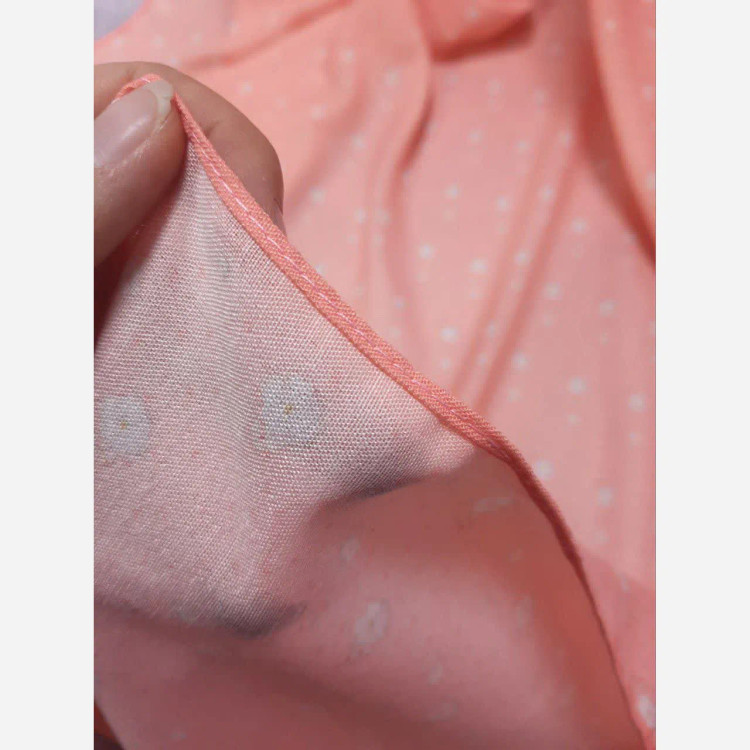 روسری نخی قواره بزرگ طرح شکوفه ریز بهاری 140 سانتی متری