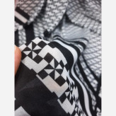 شال و روسری طرح سایه اسپرت سفید مشکی قواره بزرگ 140 نخ کاستوم سیتو