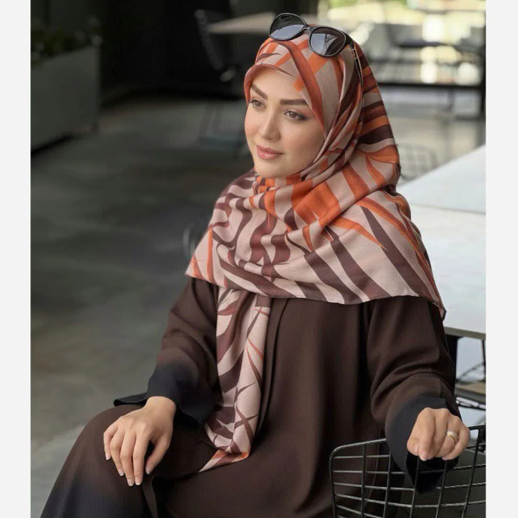 روسری زنانه طرح برگ پاییزی، شال پاییزه و زمستانه، مناسب استایل روز