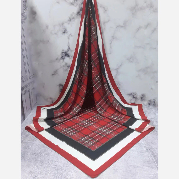 روسری طرح چهارخانه قرمز شیک نخی مناسب روزمره و مهمانی