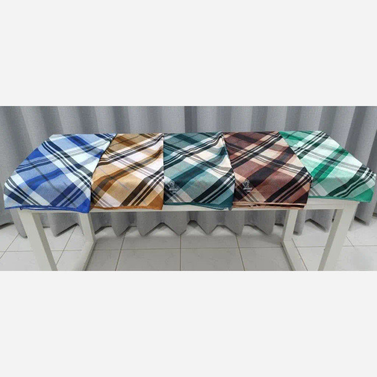 روسری طرح چهارخونه نخی مونالیزا قواره بزرگ 140 سانتیمتر شیک و مجلسی