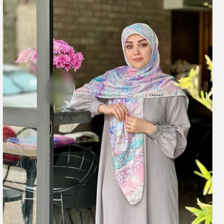 روسری نخی طرح بهار قواره 140 دور دوخت شال و روسری زنانه