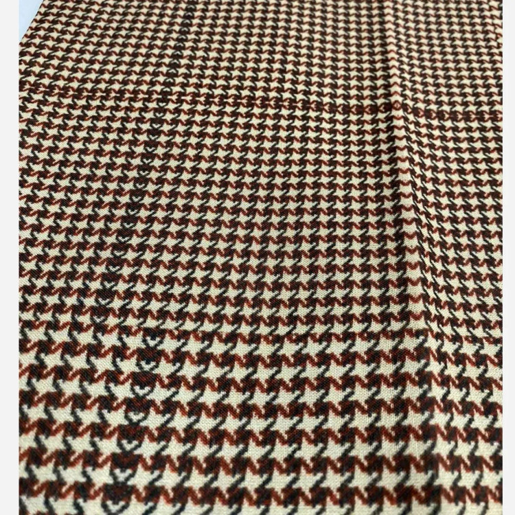 روسری مجلسی طرح حسنا نخ کاستوم قواره 140 دور چرخ دوز بدون لغزش