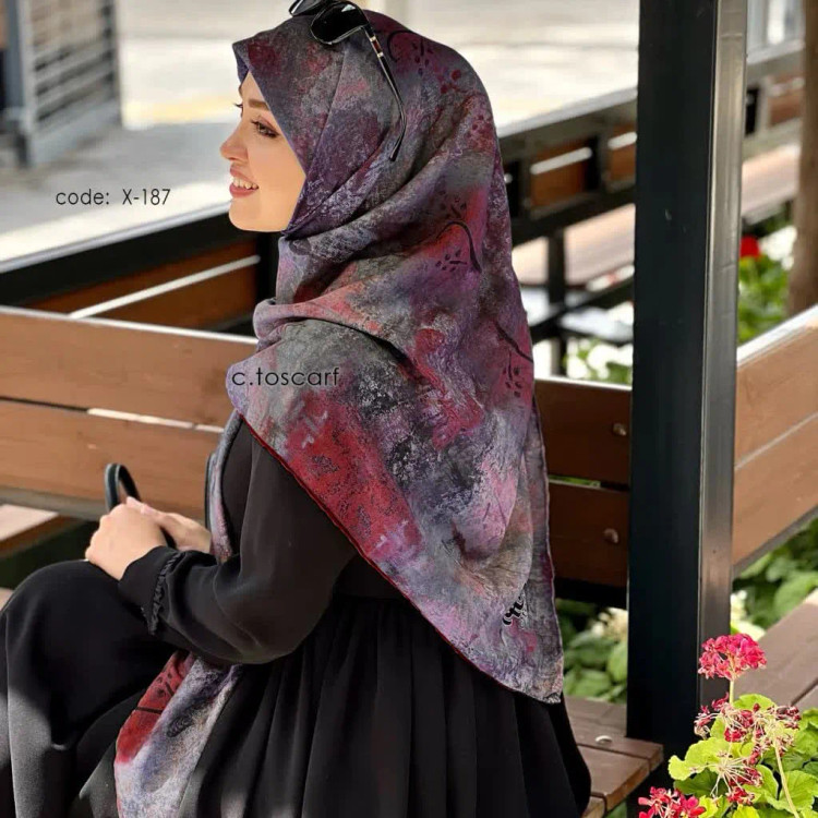 روسری طرح پتینه قواره 140 نخ کاستوم چرخ دوز لیز نیست