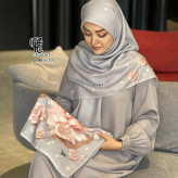 روسری طرح صدف سه بعدی قواره بزرگ 140 نخ کاستوم سیتو دور چرخ دوز