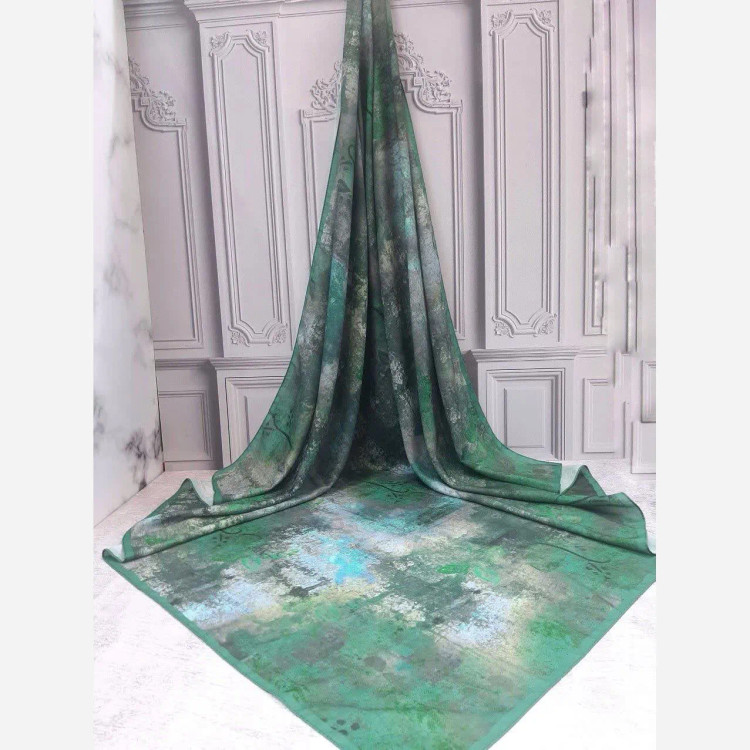 روسری طرح پتینه قواره 140 نخ کاستوم چرخ دوز لیز نیست