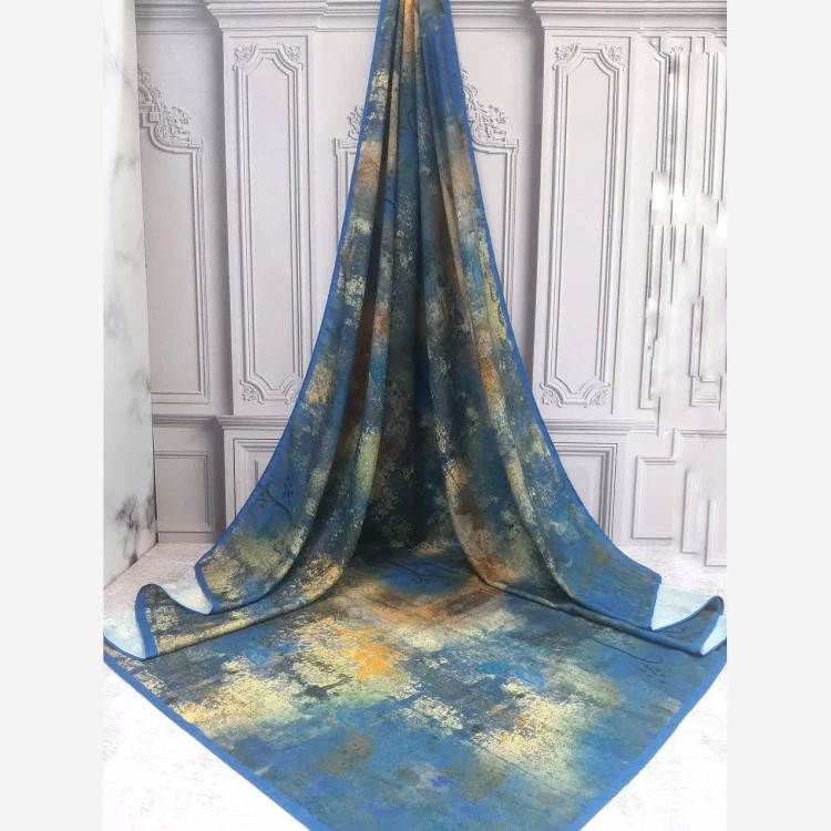 روسری طرح پتینه قواره 140 نخ کاستوم چرخ دوز لیز نیست