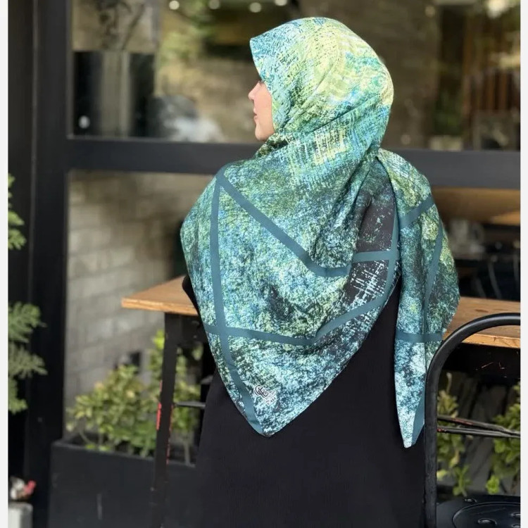 روسری نخ کاستوم طرح هیوا