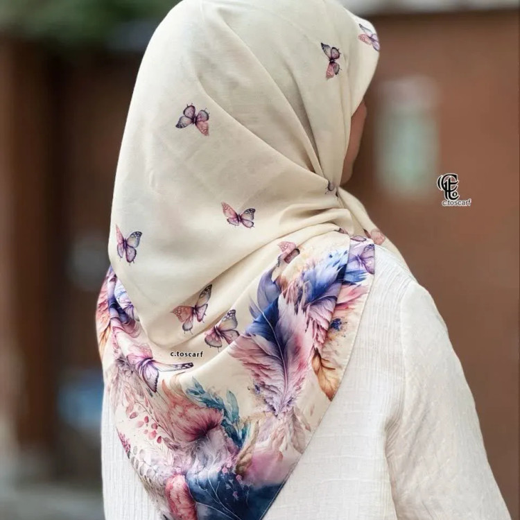 روسری طرح پردیس سایز 140، جنس نخ کاستوم، طرح پروانه و پر، چرخ دوز، شال و روسری زنانه