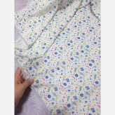 روسری زنانه طرح دار سرمه ای با اشکال هندسی ریز مناسب استفاده روزمره و مهمانی