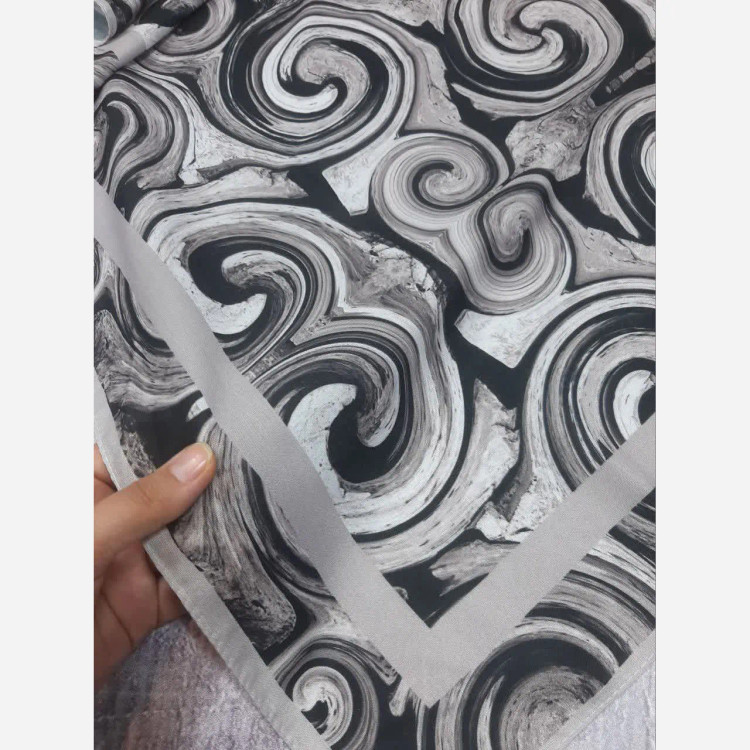 روسری طرح مانلی نخی قواره بزرگ 140 سانتیمتر مشکی طوسی مجلسی و روزمره