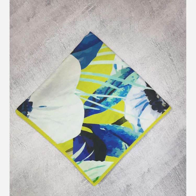 روسری طرح پر آبرنگی نخی قواره بزرگ 140 سانتیمتر چرخدوز شیک و کاربردی