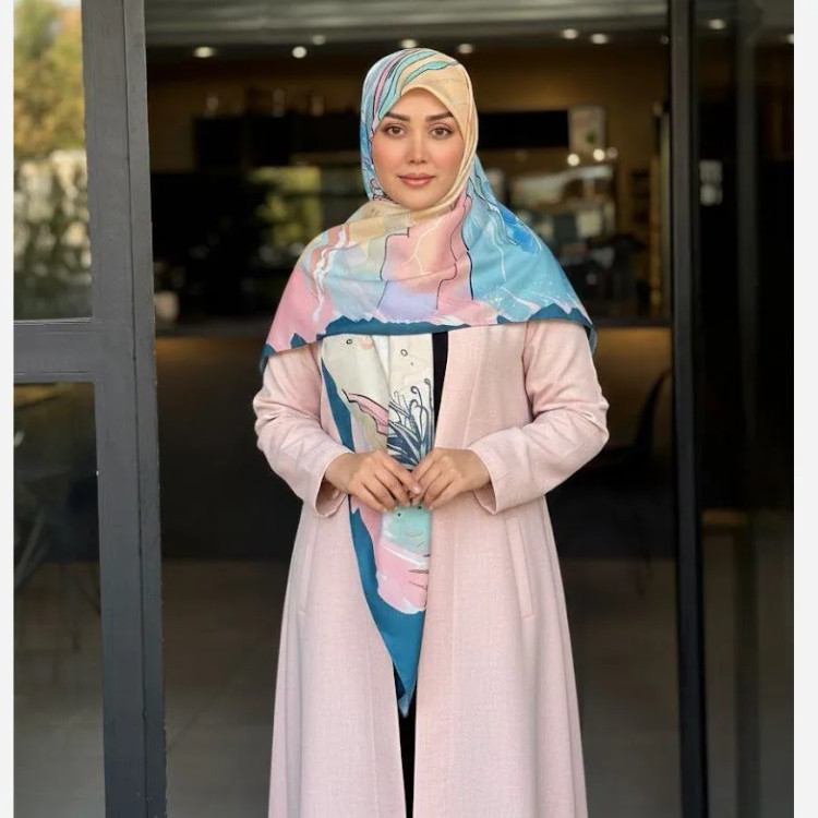 روسری طرح مرجان سایز 140 نخی کاستوم سیتو چرخدوز با طرح دریا و آسمان