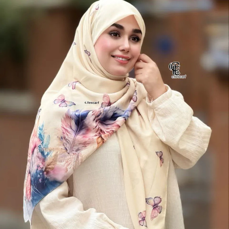 روسری طرح پردیس سایز 140، جنس نخ کاستوم، طرح پروانه و پر، چرخ دوز، شال و روسری زنانه