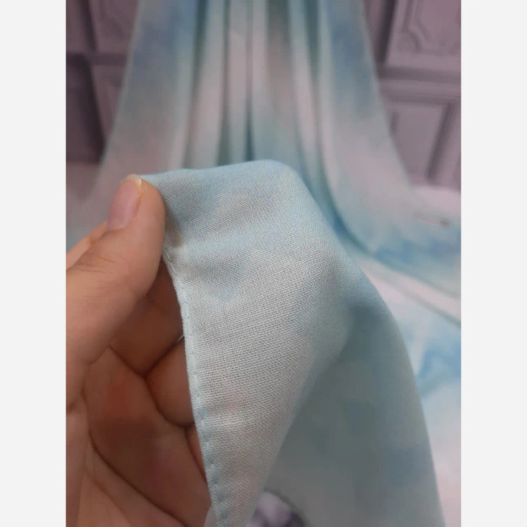 روسری نخی طرح پیکسل قواره بزرگ 140 سانتیمتر، شاد و ملیح، لیز نیست