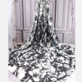 شال و روسری طرح گل و پروانه سفید مشکی نخی اعلا