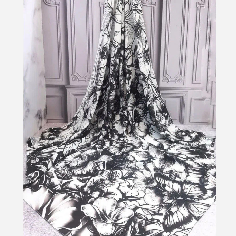 شال و روسری طرح گل و پروانه سفید مشکی نخی اعلا