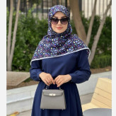 روسری زنانه طرح دار سرمه ای با اشکال هندسی ریز مناسب استفاده روزمره و مهمانی