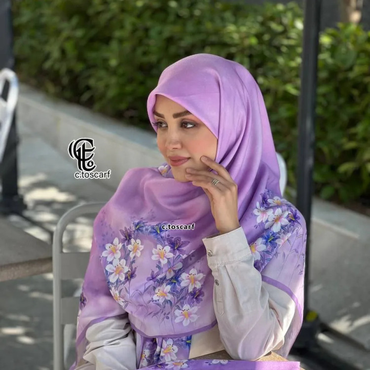 روسری نخی طرح یاسمن قواره بزرگ 140 سانتیمتر گلدار شیک و خاص