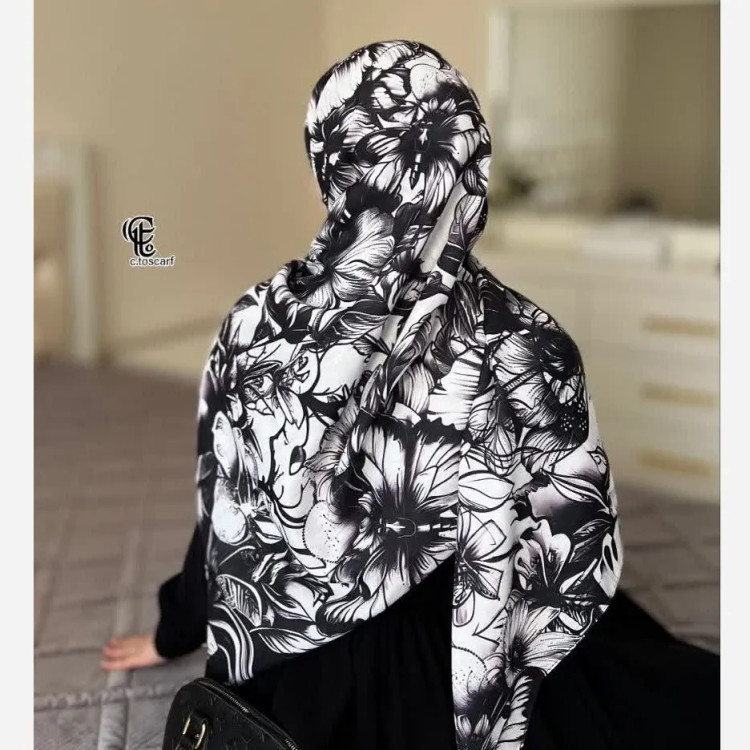 شال و روسری طرح گل و پروانه سفید مشکی نخی اعلا
