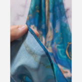 روسری طرح اطلس دریایی قواره بزرگ دور دوخت مزونی شیک زنانه