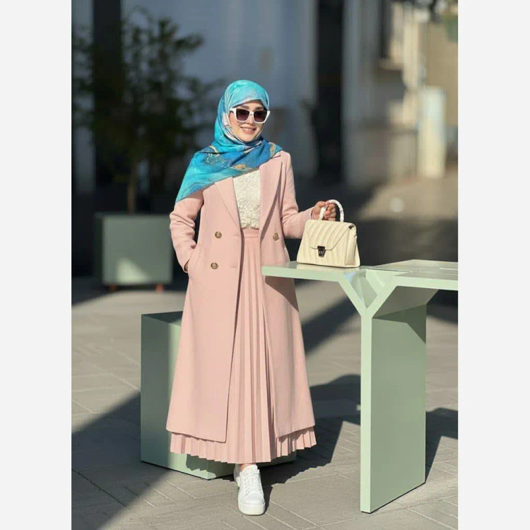 روسری طرح اطلس دریایی قواره بزرگ دور دوخت مزونی شیک زنانه