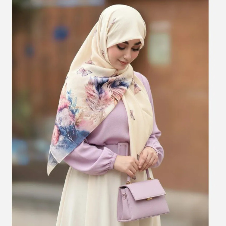 روسری طرح پردیس سایز 140، جنس نخ کاستوم، طرح پروانه و پر، چرخ دوز، شال و روسری زنانه