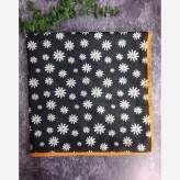 روسری طرح بابونه قواره بزرگ نخی زنانه و دخترانه | کد 1540