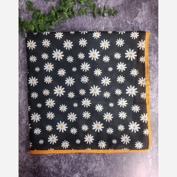 روسری طرح بابونه قواره بزرگ نخی زنانه و دخترانه | کد 1540