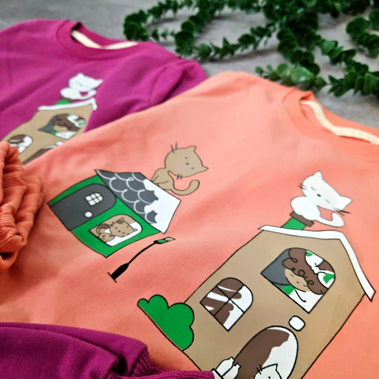 ست بلوز و شلوار بچگانه طرح گربه و خانه، پنبه دورس لاکرا، مناسب 1 تا 5 سال