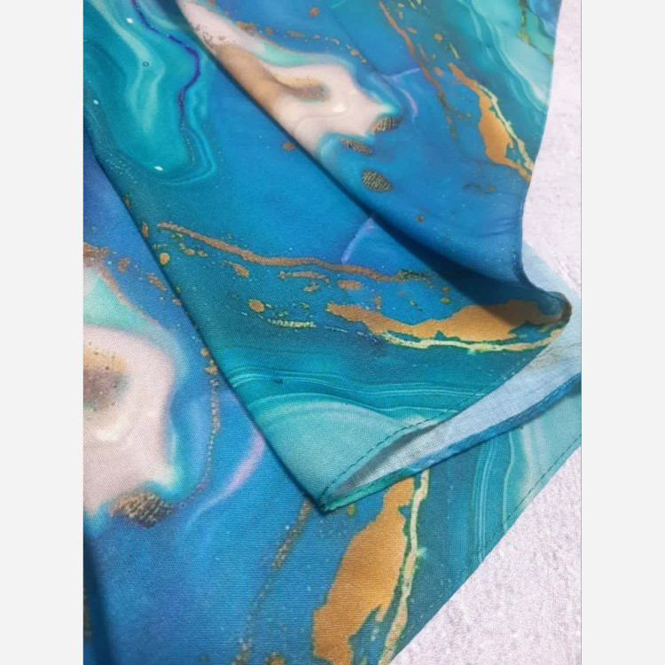 روسری طرح اطلس دریایی قواره بزرگ دور دوخت مزونی شیک زنانه