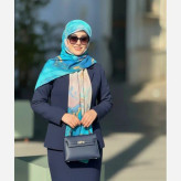 روسری طرح اطلس دریایی قواره بزرگ دور دوخت مزونی شیک زنانه