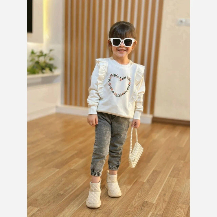 بلوز دخترانه دورس پنبه طرح قلب گلدوزی شده آستین چیندار مناسب 2 تا 8 سال